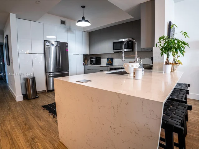 3340 NE 190th St # 707, Aventura FL 33180