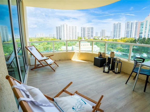 3340 NE 190th St # 707, Aventura FL 33180