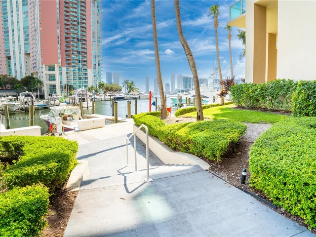 3340 NE 190th St # 707, Aventura FL 33180