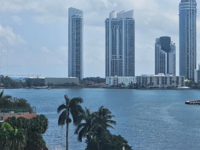 3340 NE 190th St # 707, Aventura FL 33180