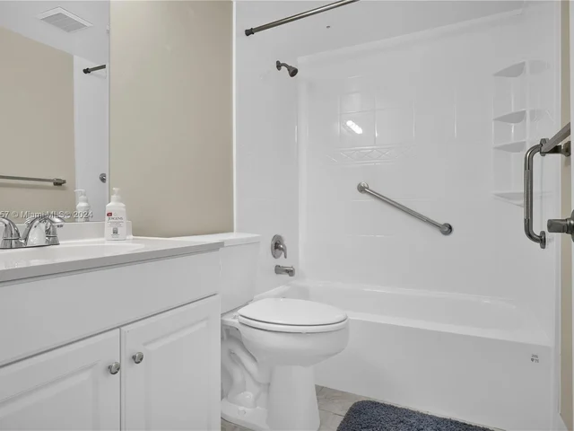 251 SW 132nd Way # 118H, Pembroke Pines FL 33027