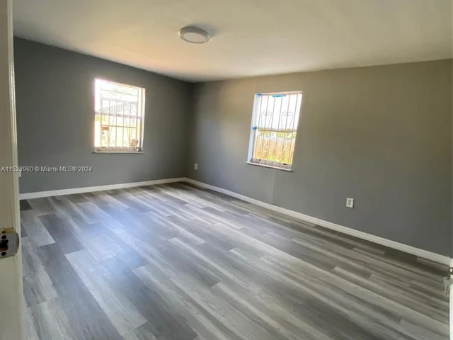 1887 NW 68th St, Miami FL 33147