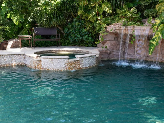 12301 Vista Ln, Pinecrest FL 33156