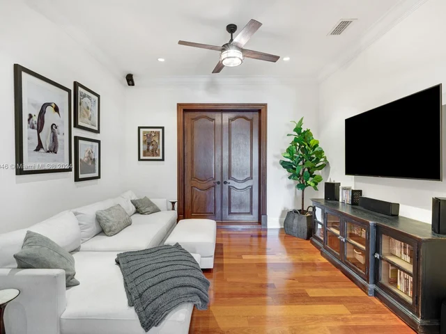 12301 Vista Ln, Pinecrest FL 33156