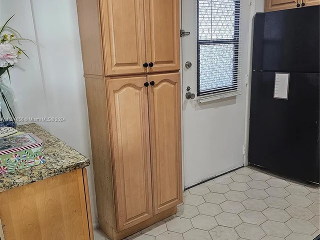 20400 W Country Club Dr # 508, Aventura FL 33180