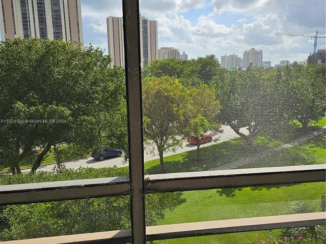 20400 W Country Club Dr # 508, Aventura FL 33180