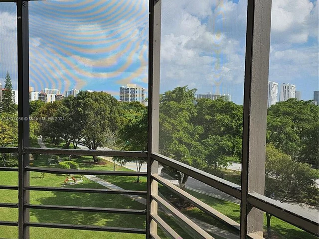 20400 W Country Club Dr # 508, Aventura FL 33180