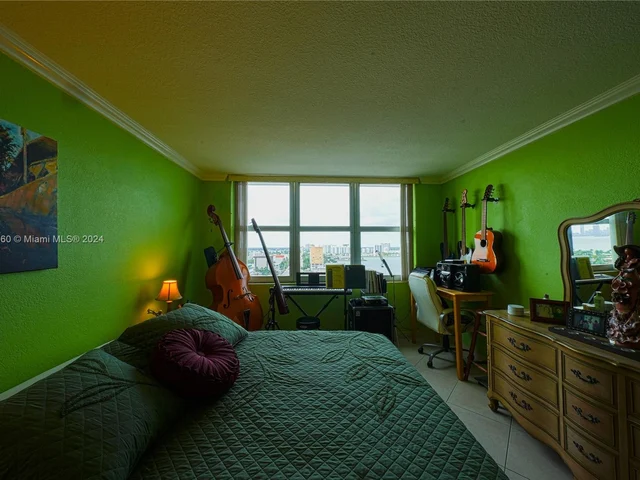 1865 79th St Cswy # 16B, North Bay Village FL 33141