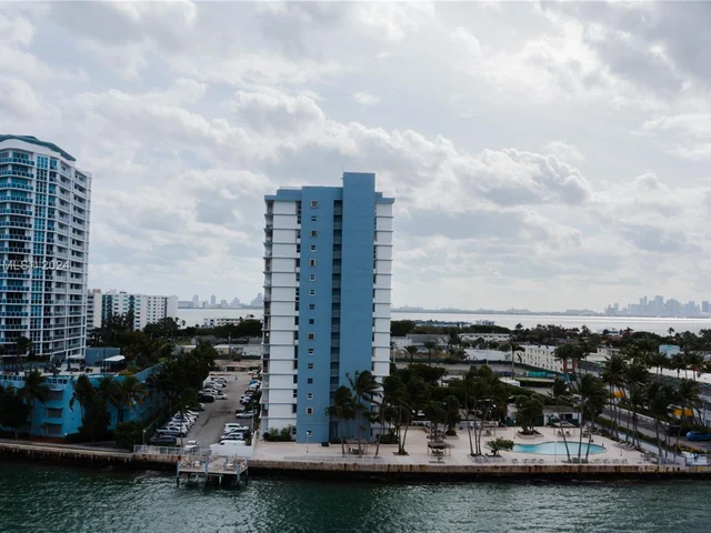 1865 79th St Cswy # 16B, North Bay Village FL 33141