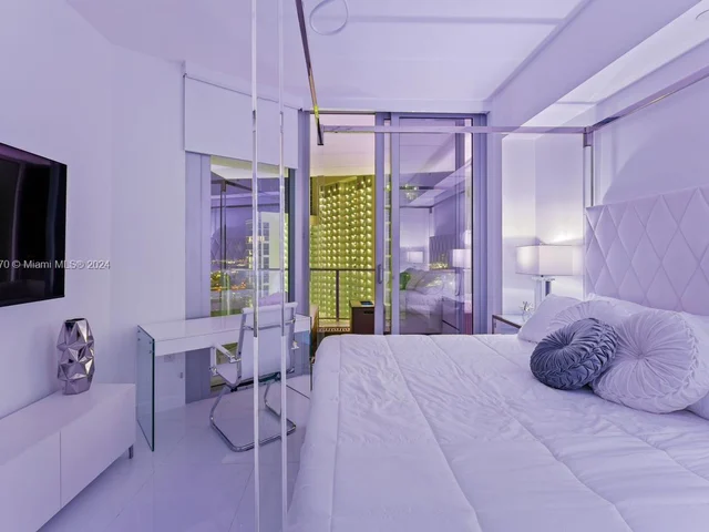 851 NE 1st Ave # 4207, Miami FL 33132