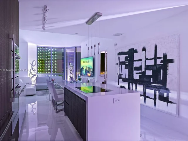 851 NE 1st Ave # 4207, Miami FL 33132