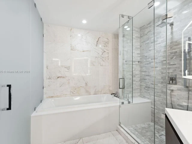 851 NE 1st Ave # 4207, Miami FL 33132