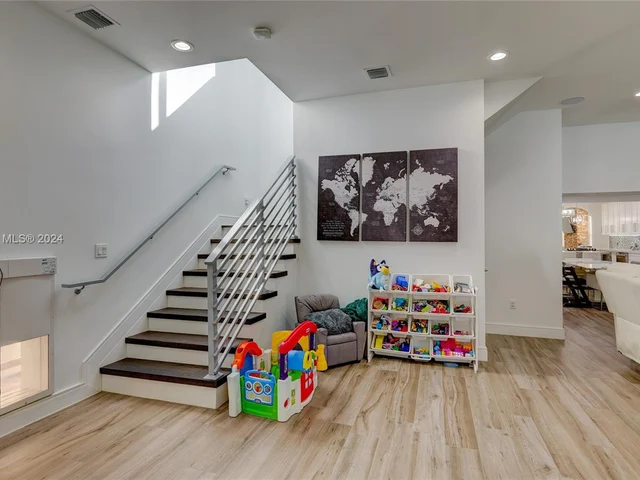 1111 SW 18th Ct, Fort Lauderdale FL 33315