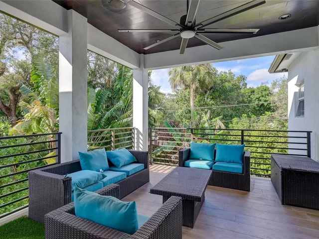 1111 SW 18th Ct, Fort Lauderdale FL 33315