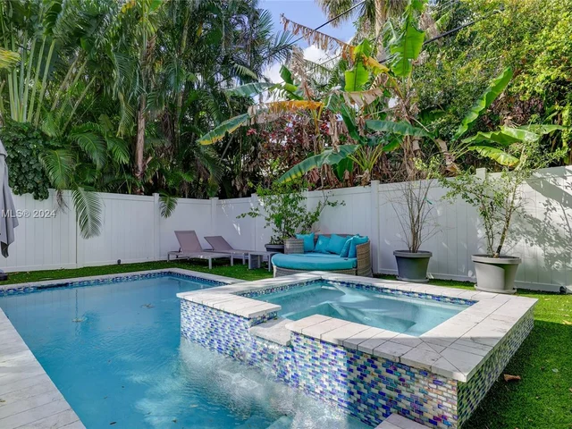 1111 SW 18th Ct, Fort Lauderdale FL 33315