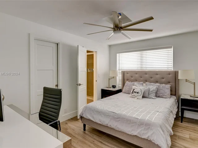 1111 SW 18th Ct, Fort Lauderdale FL 33315