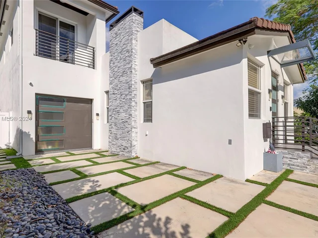 1111 SW 18th Ct, Fort Lauderdale FL 33315