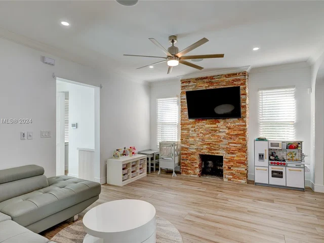 1111 SW 18th Ct, Fort Lauderdale FL 33315