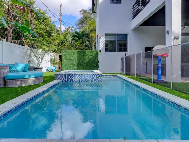 1111 SW 18th Ct, Fort Lauderdale FL 33315