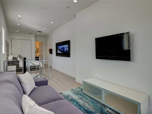 1111 SW 18th Ct, Fort Lauderdale FL 33315