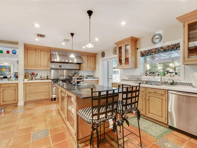 6600 SW 129th Ter, Pinecrest FL 33156