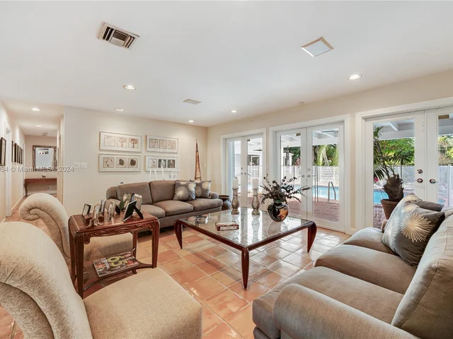 6600 SW 129th Ter, Pinecrest FL 33156