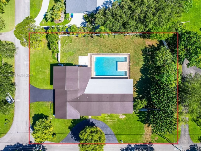 12525 SW 68 Ct, Pinecrest FL 33156