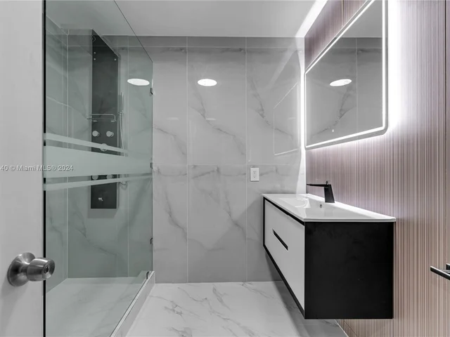 12525 SW 68 Ct, Pinecrest FL 33156