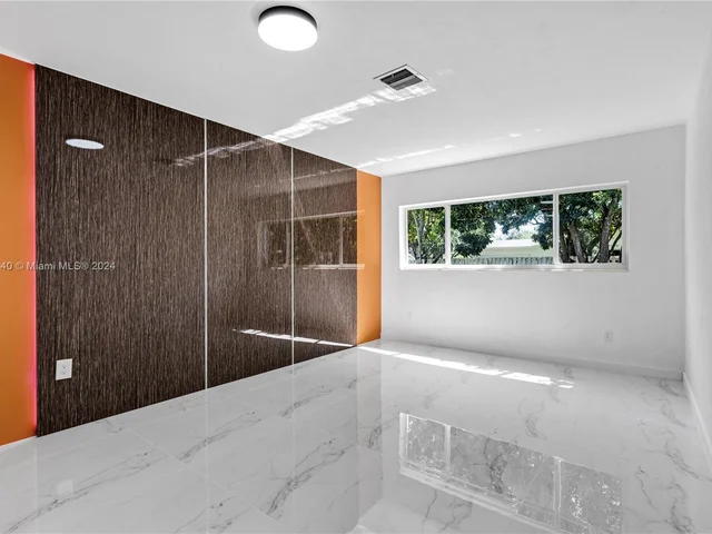 12525 SW 68 Ct, Pinecrest FL 33156