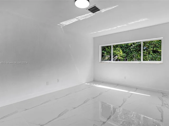 12525 SW 68 Ct, Pinecrest FL 33156