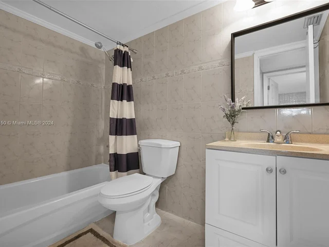 7487 SW 82nd St # C105, Miami FL 33143