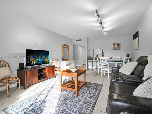 7487 SW 82nd St # C105, Miami FL 33143