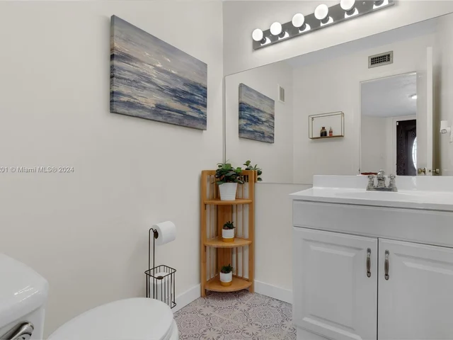 9707 N New River Canal Rd # 216, Plantation FL 33324