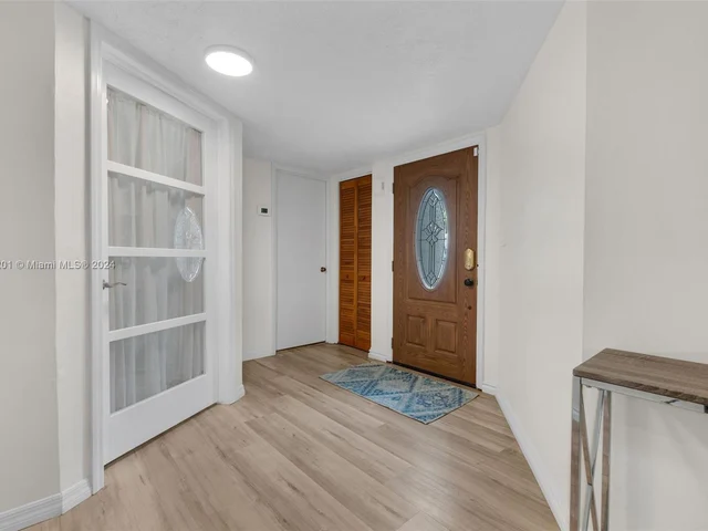 9707 N New River Canal Rd # 216, Plantation FL 33324