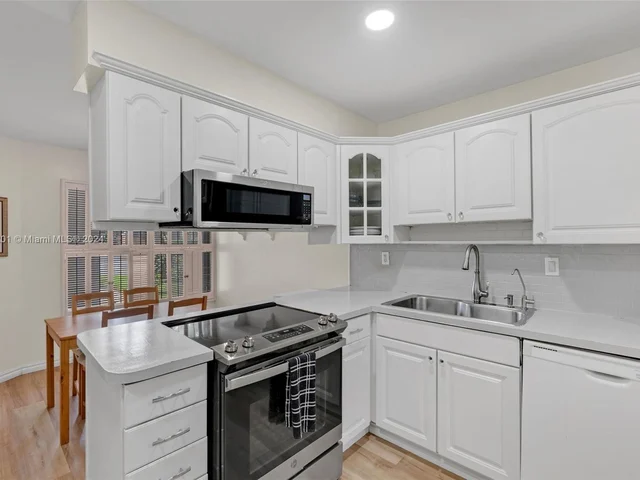 9707 N New River Canal Rd # 216, Plantation FL 33324