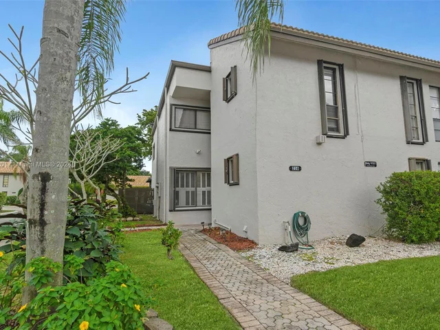 9707 N New River Canal Rd # 216, Plantation FL 33324