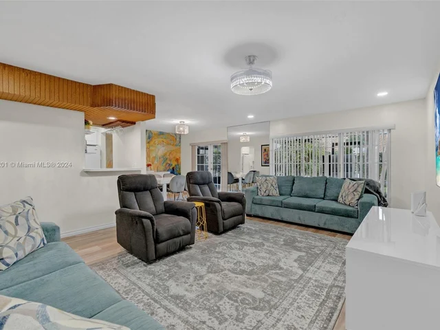 9707 N New River Canal Rd # 216, Plantation FL 33324