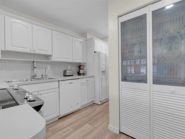 9707 N New River Canal Rd # 216, Plantation FL 33324