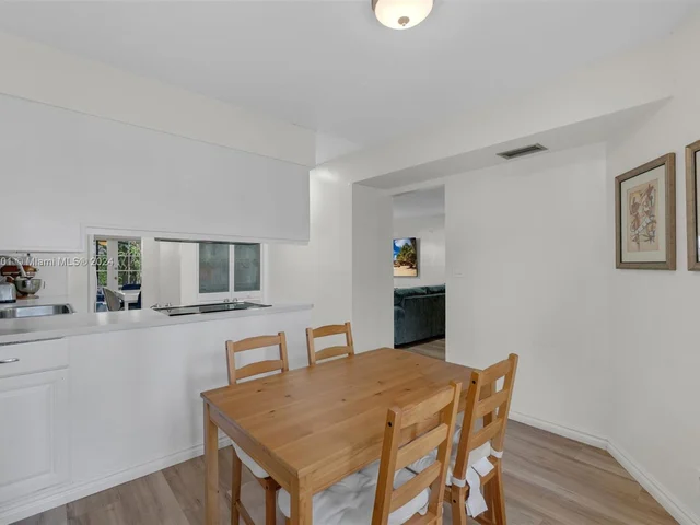 9707 N New River Canal Rd # 216, Plantation FL 33324