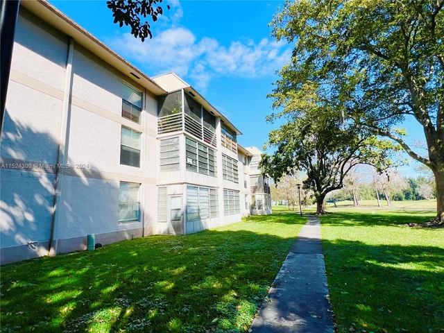 8301 Sands Point Blvd # S207, Tamarac FL 33321