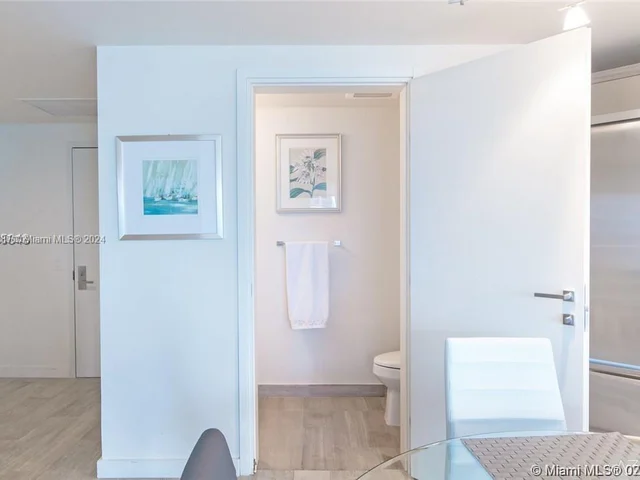 1300 Brickell Bay Dr # 3001, Miami FL 33131