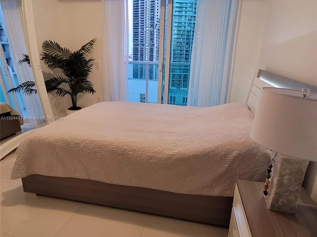 41 SE 5th St # 1201, Miami FL 33131