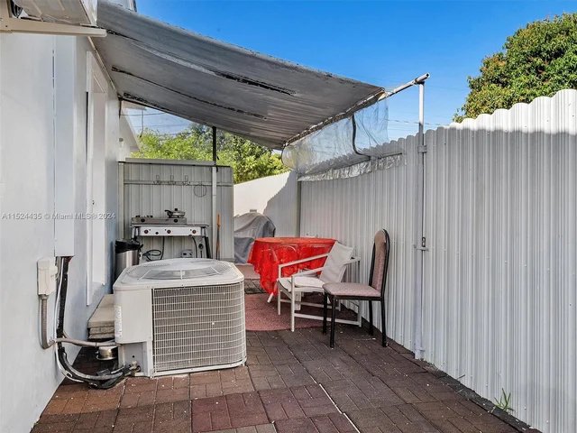 3061 NW 87th Ter, Miami FL 33147