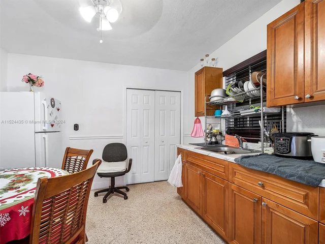 3061 NW 87th Ter, Miami FL 33147