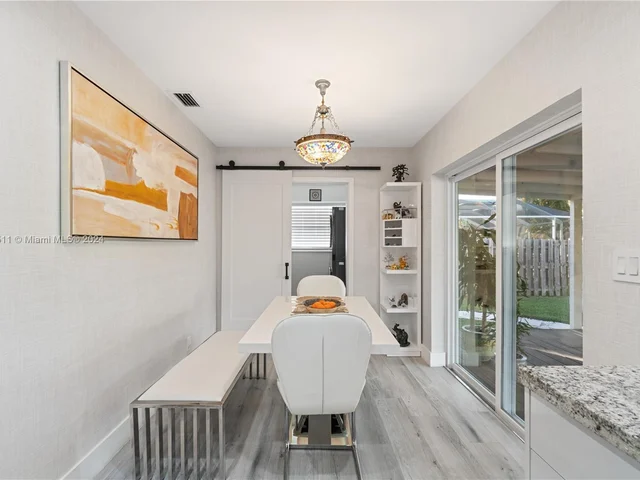 11531 NW 26th St, Plantation FL 33323