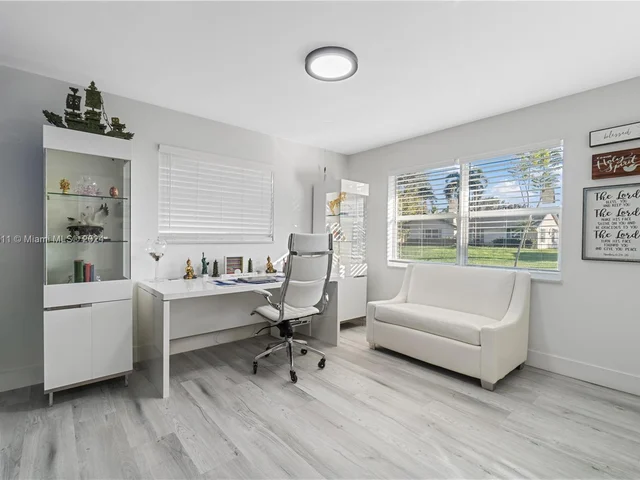 11531 NW 26th St, Plantation FL 33323