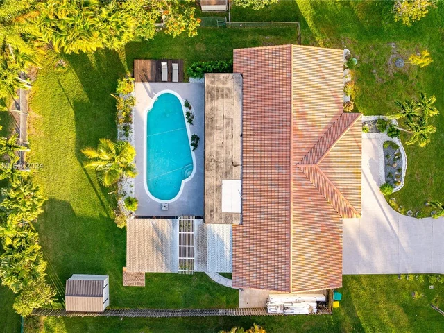 11531 NW 26th St, Plantation FL 33323