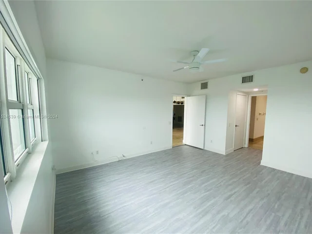 14951 Royal Oaks Ln # 2504, North Miami FL 33181