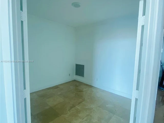 14951 Royal Oaks Ln # 2504, North Miami FL 33181