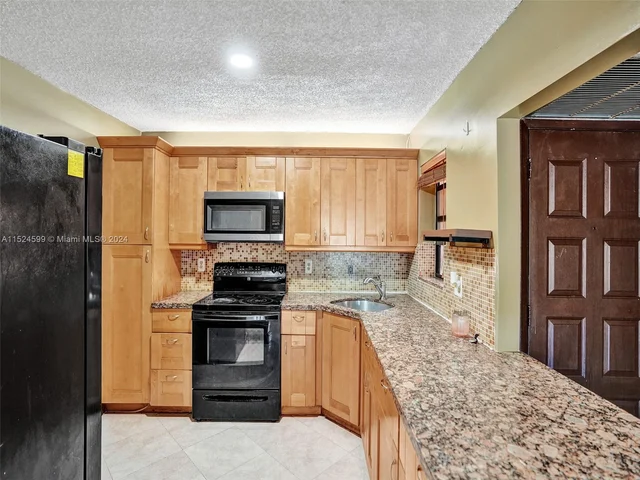 3897 Cocoplum Cir # 3512, Coconut Creek FL 33063